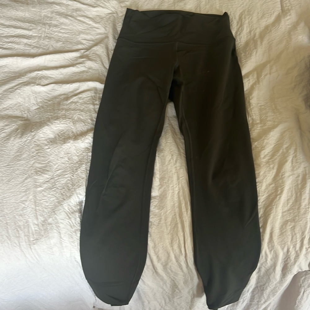 Lululemon full/ankle length forest green leggings